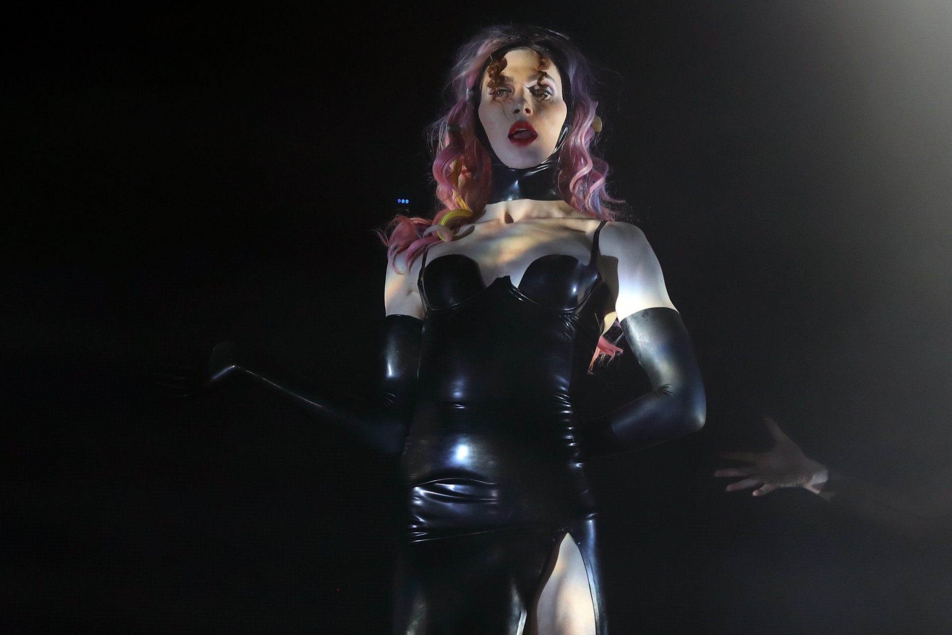 Wyszedł wspólny track SOPHIE i Jlin dla krakowskiego Unsound